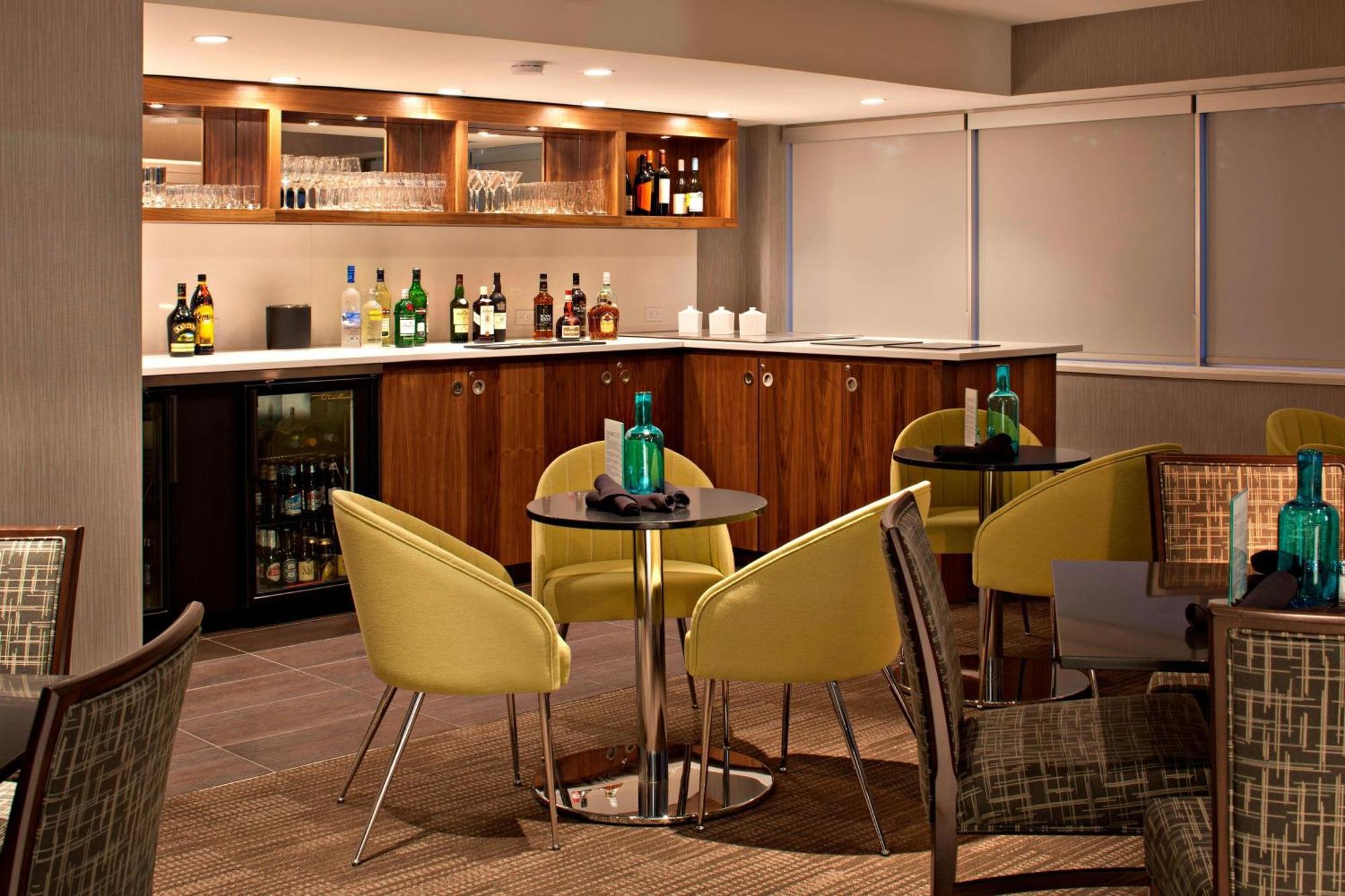 Delta Hotels By Marriott Calgary South Luaran gambar